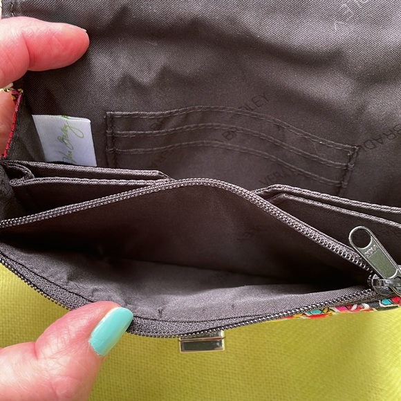 🌺 VERA BRADLEY; Beautiful Unique Floral Design Wristlet w/Zippered Pouch NICE!! - Picture 8 of 14